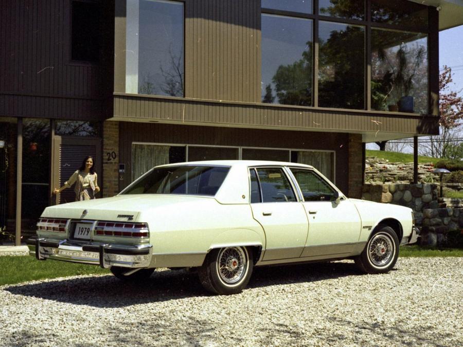  Pontiac Bonneville Brougham 1979 года  (фото 2 из 2)